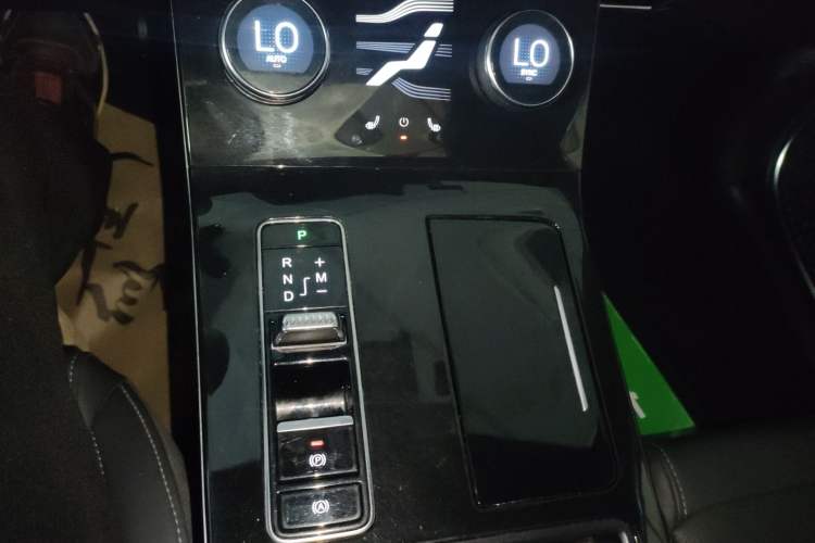 Used EXEED Zhuifeng 2022 1.5T CVT Goddess Edition Gear Lever