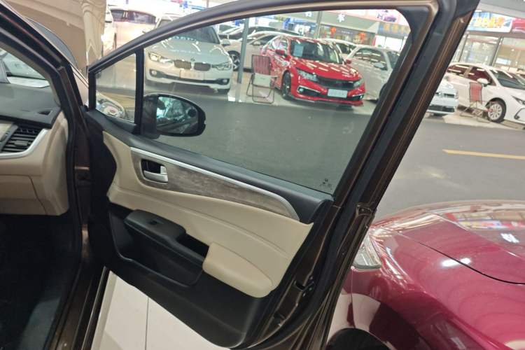 Used Honda Jade 2017 1.8L automatic Comfort version 5 seats