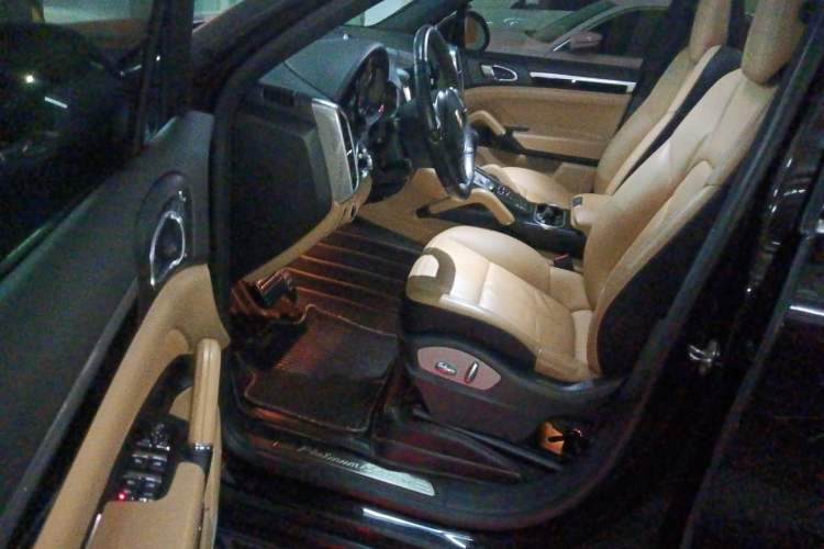 Used Porsche Cayenne 2014 Cayenne Platinum Edition 3.0T