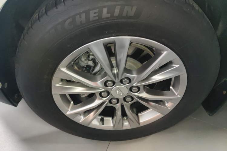 Used Cadillac XT5 2021 28T Luxury Model