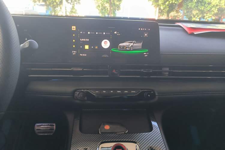 Used GAC Trumpchi EMPOW 2023 270T DCT J16 Galaxy Fighter Edition Audio And AC Panel