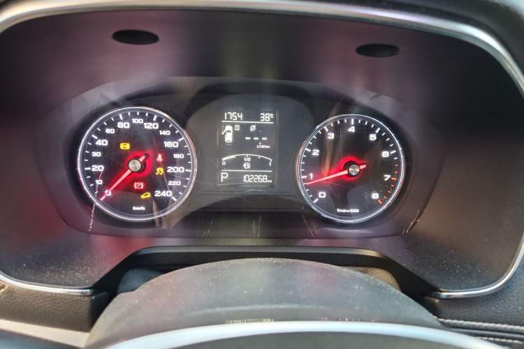 Used Roewe RX5 2016 20T Two-Wheel Drive Automatic Flagship Edition
