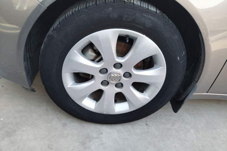 Used Buick Regal 2015 2.0L Elite Fashion Edition Left Front Wheel Hub