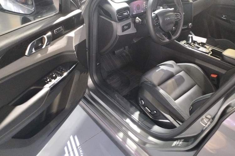 Used Lynk & Co 03 2022 2.0TD DCT JingPro
