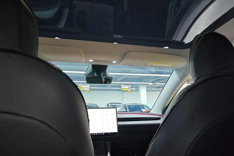 Used Tesla Model Y 2025 Rear-Wheel-Drive Version