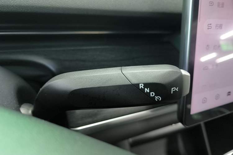 Used CHANGAN NEVO A07 2025 Blue Whale Range-Extending Model 140 Elite Version

