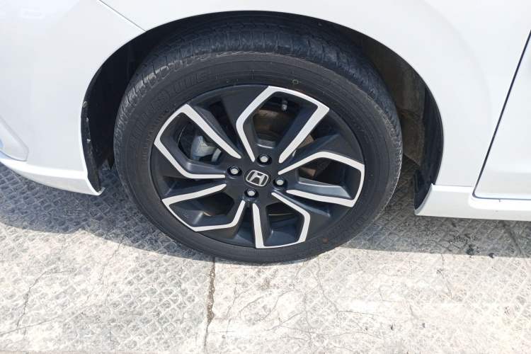 Used Honda LIFE 2021 1.5L CVT SPORT Heartbeat Edition Left Front Wheel Hub