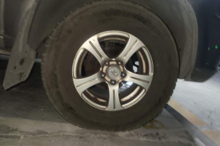 Used Foday Lion F16 2013 2.0T Diesel Two-Wheel Drive Entry-Level 4F20TC1 Right Front Wheel Hub