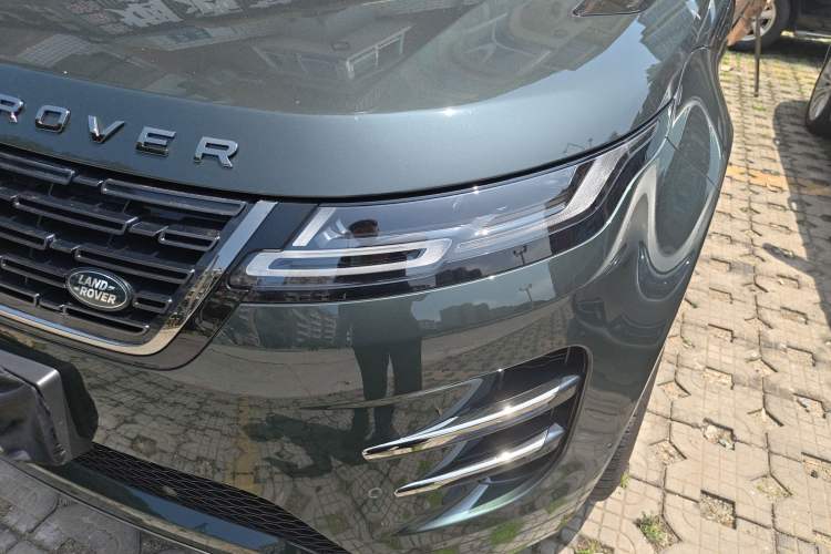 Used Land Rover Range Evoque 2024 Aurora L 249 PS Prestige Light-Chasing Edition