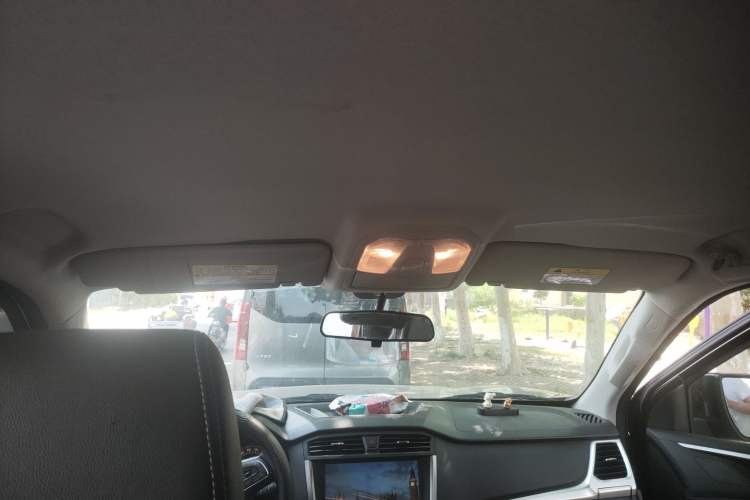 Used SAIC MAXUS T70 2020 2.0T Gasoline Automatic 4x4 Elite Version with Long Body and High Ground Clearance
