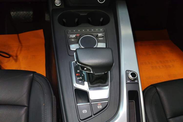 Used Audi A4L 2018 30th Anniversary Edition 40 TFSI Fashion Model