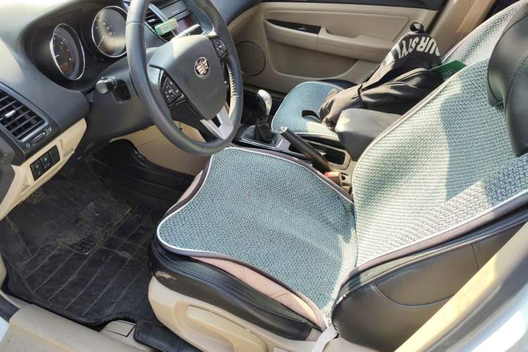 Used Bestune B50 2013 1.6L manual luxury version
