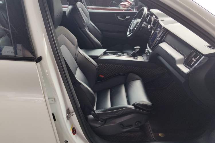 Used Volvo XC60 2020 T5 4x4 Smart & Dynamic Sport Edition