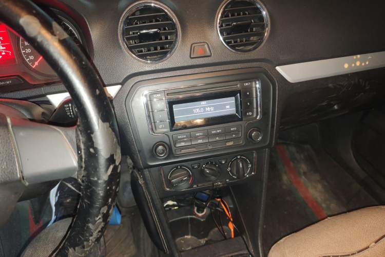 Used Volkswagen Jetta 2015 1.6L Manual Comfort Model
