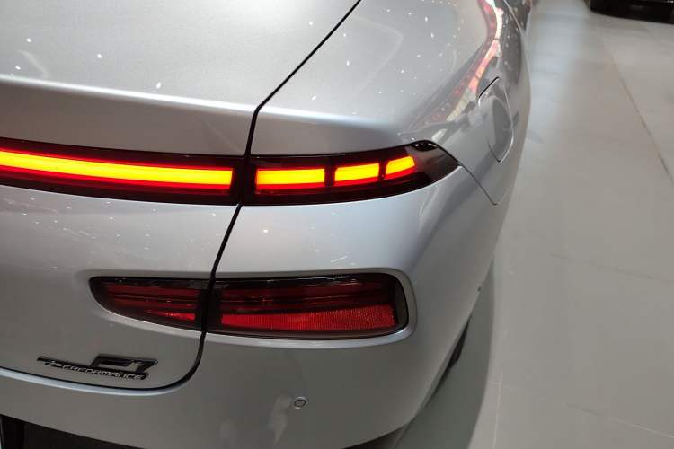 Used XPeng P7 2023 P7i 610 Max Performance Edition
