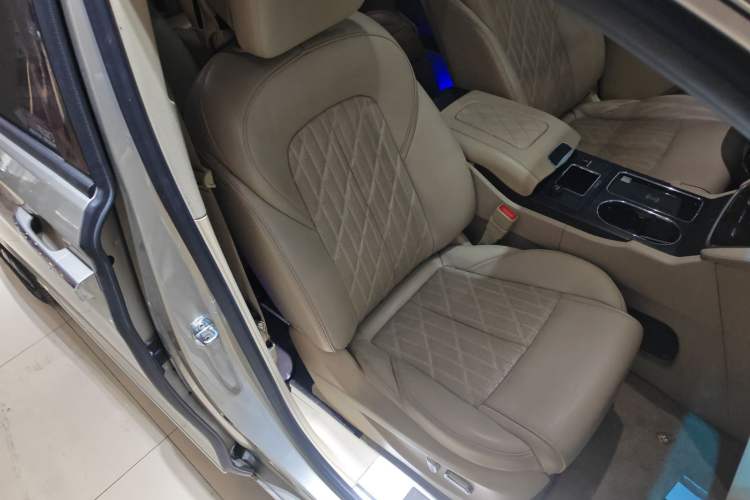 Used Buick GL8 2022 ES Landtrek 653T Flagship Model