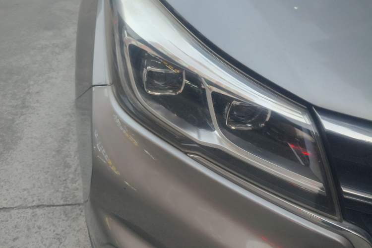 Used Baojun 730 2017 1.5T DCT Flagship Model 7 Seats China V Emission Standard Right Front Headlight