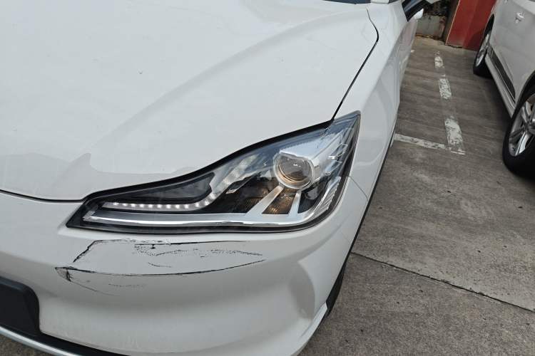 Used NETA V 2022 Chao 300 Lite Lithium Iron Phosphate Left Front Headlight