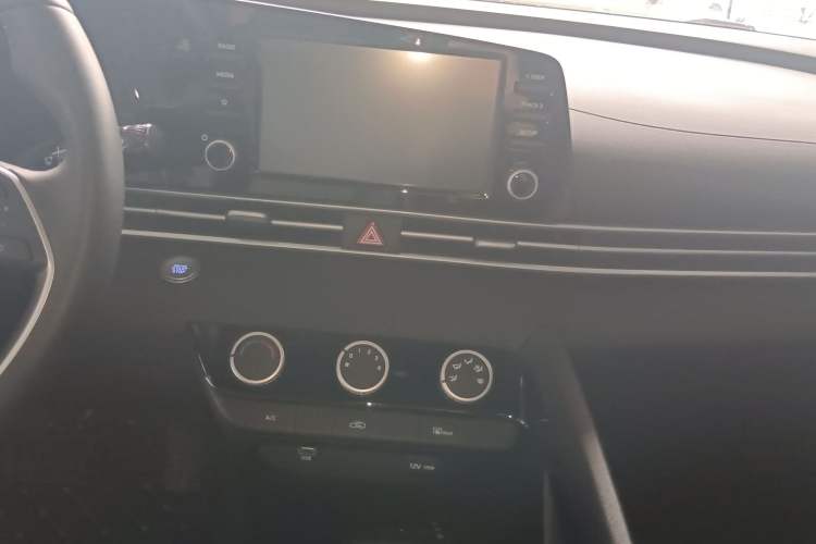 Used Hyundai Elantra 2023 1.5L CVT GLX Elite Edition Audio And AC Panel