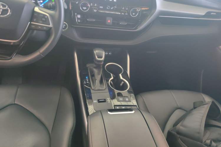 Used Toyota Highlander 2023 2.5L Smart Electric Hybrid Dual-Engine Four-Wheel Drive Prestige Version – 7 Seats