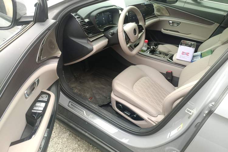 Used BYD Han 2025 EV with 701 km of Laser Radar-Enabled Intelligent Driving