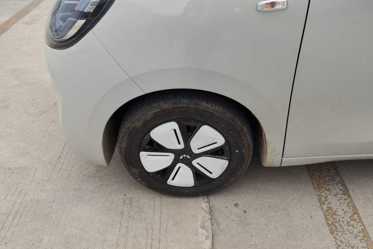 Used Wuling Hongguang MINIEV 2025 Four-Door Version Advanced Edition Left Front Wheel Hub
