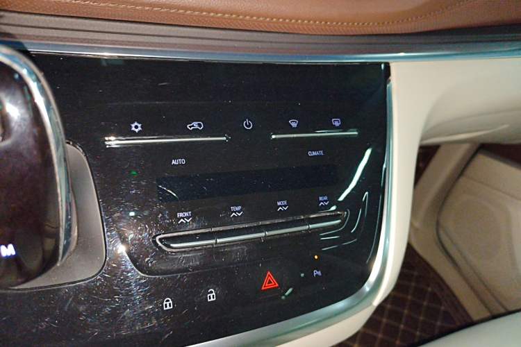 Used Buick GL8 2023 Land Executive Class 652T Luxury Model