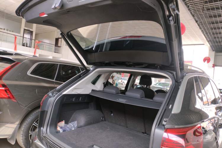 Used Volkswagen Tayron 2022 280TSI Two-Wheel Drive Luxury Smart Connectivity Version Trunk