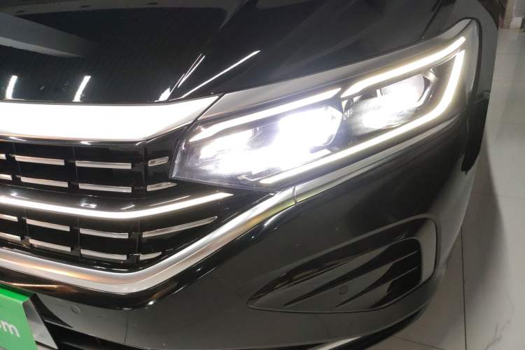 Used Volkswagen Passat 2022 330TSI Luxury Edition Left Front Headlight