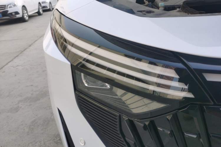 Used Venucia V DD-i 2023 60km iD Version
