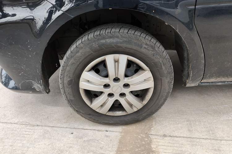 Used FORTHING Lingzhi 2024 M5L 1.5T Manual Base Model 7 Seats