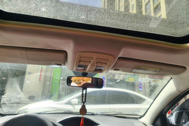 Used Dongfeng Aeolus H30 2013 CROSS 1.6L Manual Zunyi Model Headliner