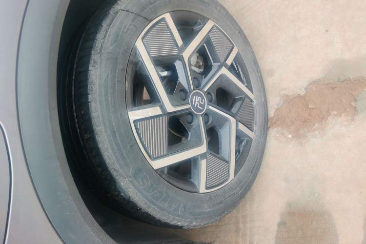 Used BYD Yuan PLUS 2022 510 km Flagship Version Right Front Wheel Hub