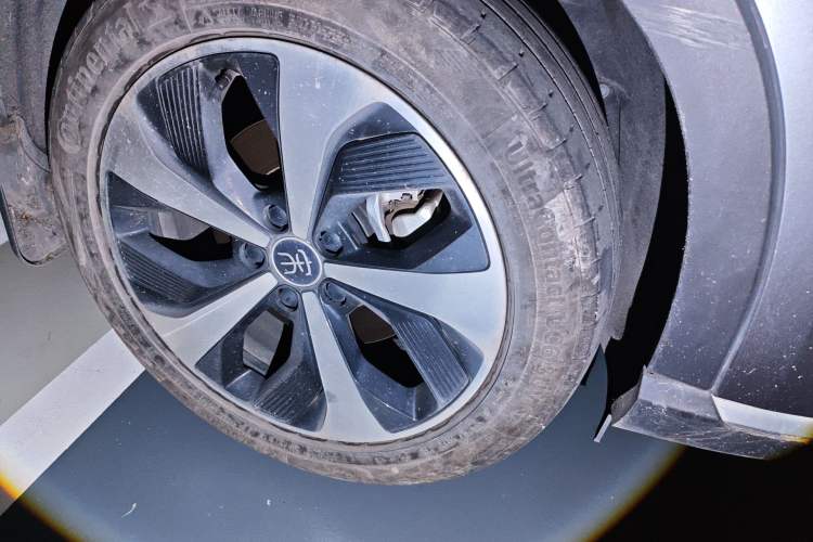 Used BYD Song PLUS New Energy 2021 DM-i 110KM Flagship PLUS 5G Edition Right Front Wheel Hub