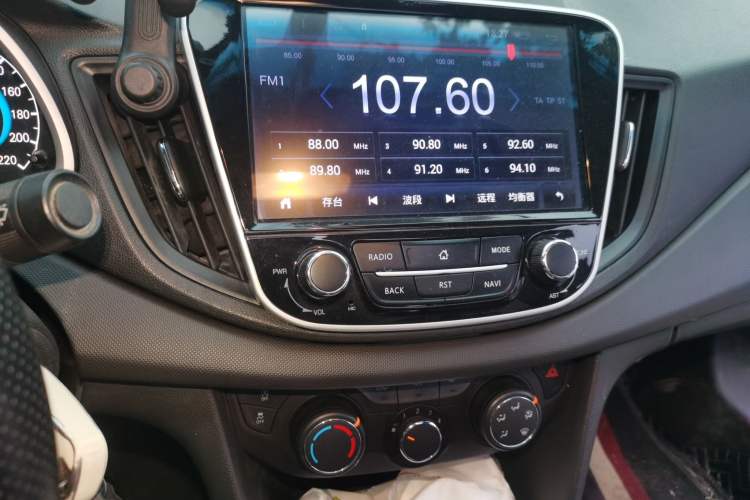 Used Chevrolet Cavalier 2018 320 Automatic Xinyue Edition Audio And AC Panel