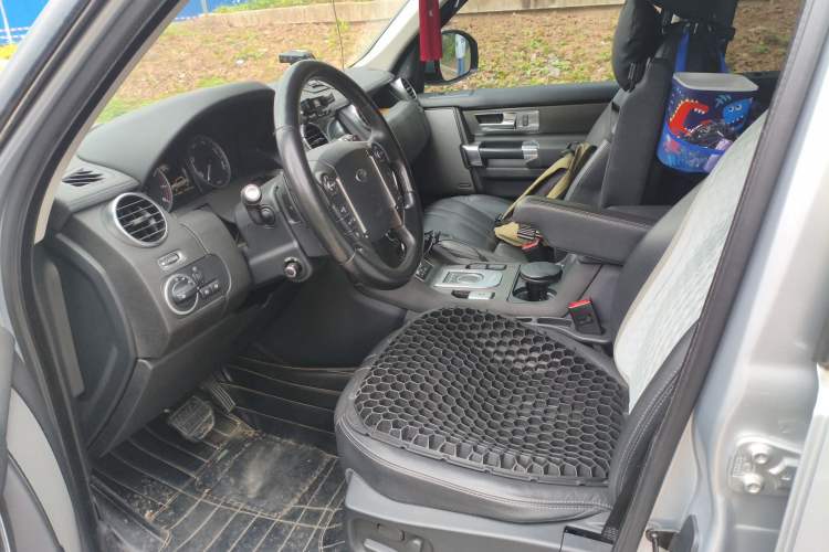 Used Land Rover Discovery 2015 3.0 SC V6 HSE Left Front Seat