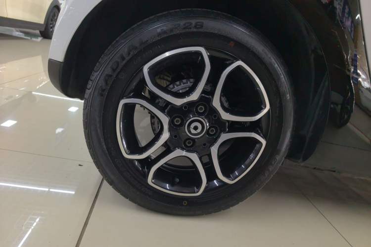 Used smart fortwo 2019 0.9T 66kW Hardtop Wind Power Edition China VI Exterior 5