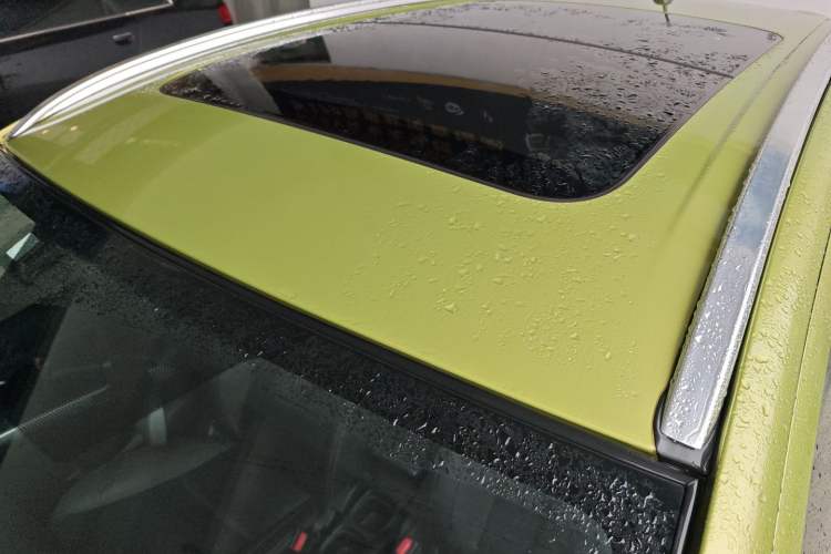 Used Suzuki S-Cross 2014 1.6L CVT Two-Wheel Drive Elite Version Roof