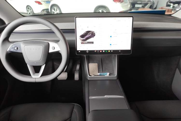 Used Tesla Model Y 2025 Rear-Wheel-Drive Version
