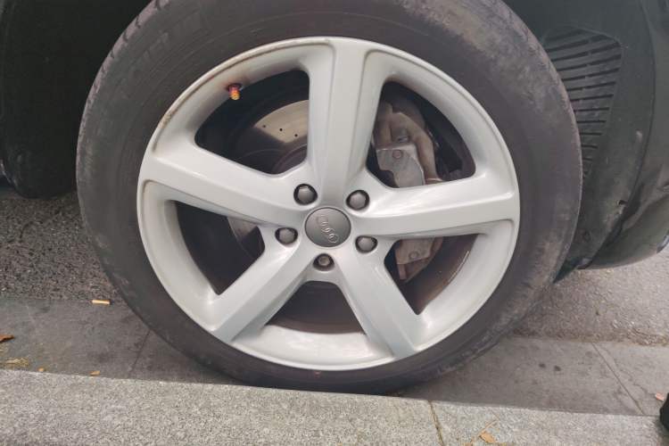 Used Audi Q7 2014 35 TFSI Sport Edition Right Front Wheel Hub