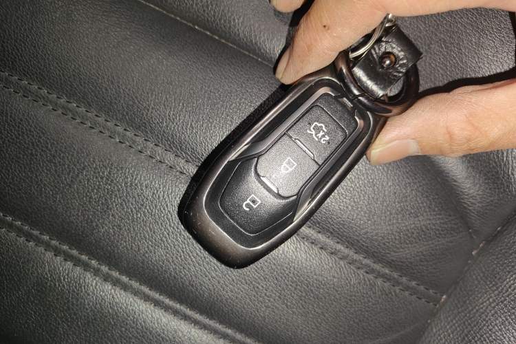 Used Ford Edge 2016 EcoBoost 245 Two-Wheel-Drive Titanium 7-Seater