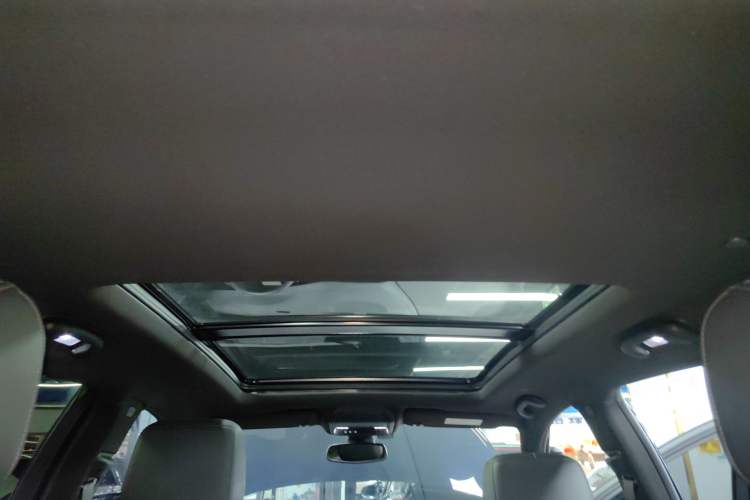 Used Cadillac XT5 2022 2.0T Two-Wheel Drive Luxury Version Headliner