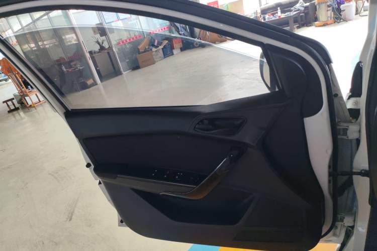 Used Baojun 310 2016 1.2L manual Comfort trim level