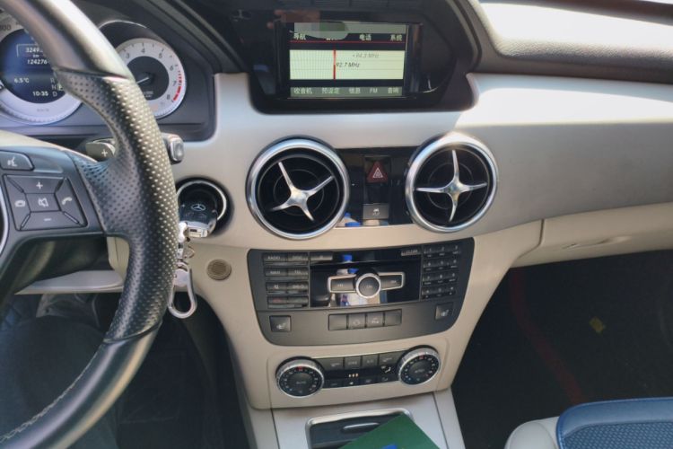 Used Mercedes-Benz GLK-Class 2013 GLK 300 4MATIC Dynamic Sunroof Model Audio And AC Panel