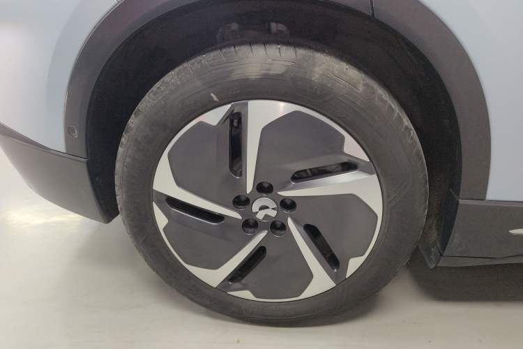 Used Nio ES6 2023 75 kWh Right Rear Wheel Hub