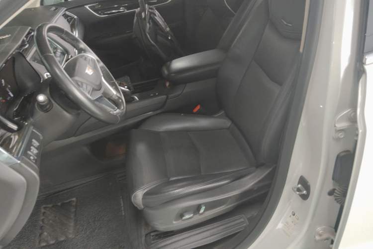 Used Cadillac XT5 2016 25T Luxury Model Left Front Seat