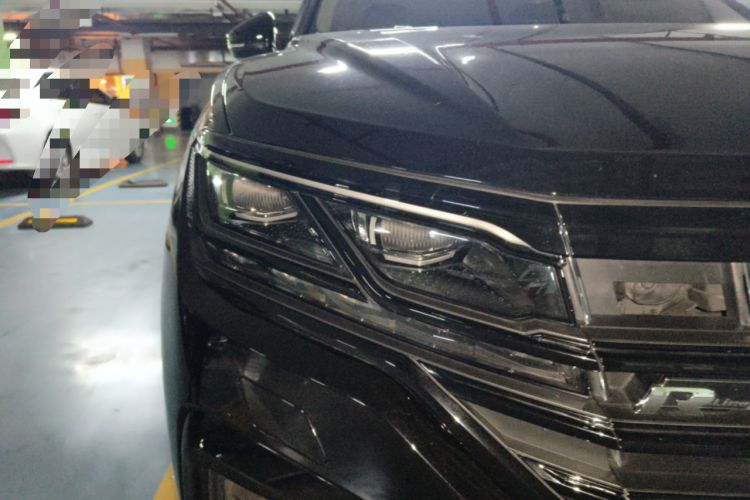 Used Volkswagen Touareg 2020 3.0 TSI Luxury Edition China VI Right Front Headlight