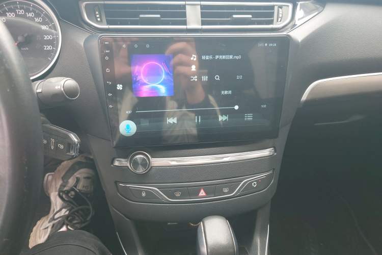 Used Peugeot 408 2015 1.2T Automatic Luxury Edition Audio And AC Panel