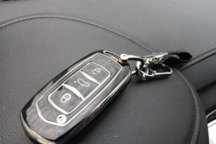 Used Geely Auto Emgrand X7 Sport 2020 1.8TD DCT Two-Wheel Drive Smart Connect 4G-Enabled Version Vehicle Key