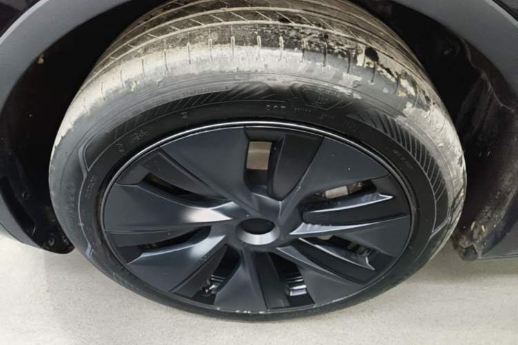 Used Tesla Model Y 2023 Rear-Wheel-Drive Version
